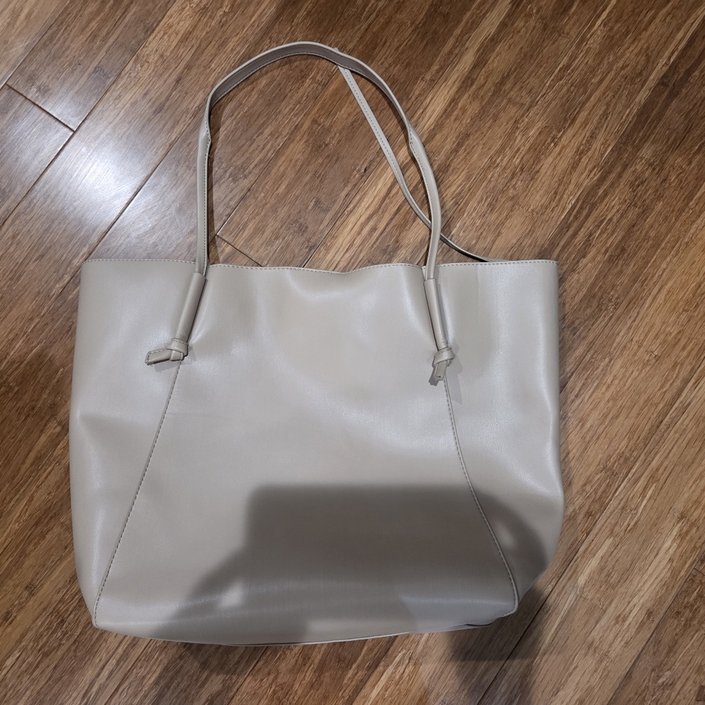 JustFab Beige/Cream Tote - EUC